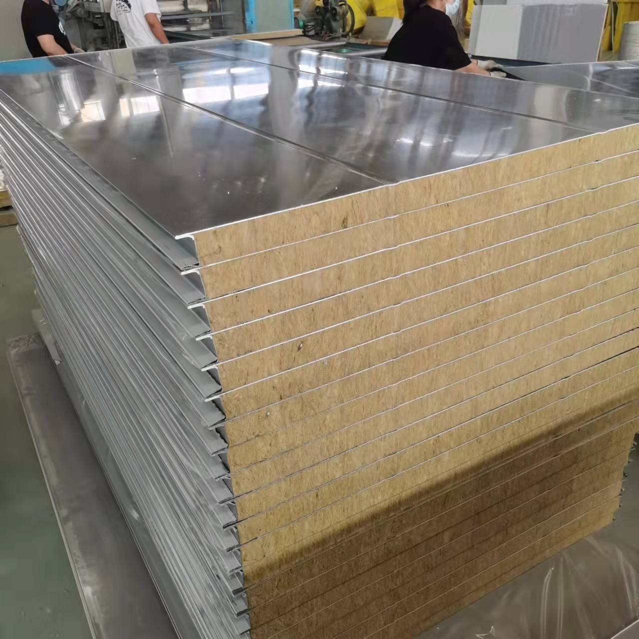 巖棉凈化板的特點及應用領域，巖棉凈化板的優(yōu)勢與未來發(fā)展趨勢